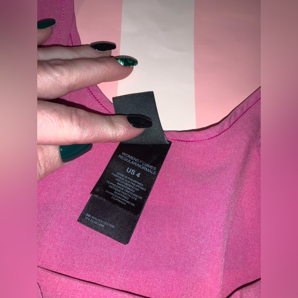 Women’s size 4 Northface Dress. Pink. - Picture 5 of 11